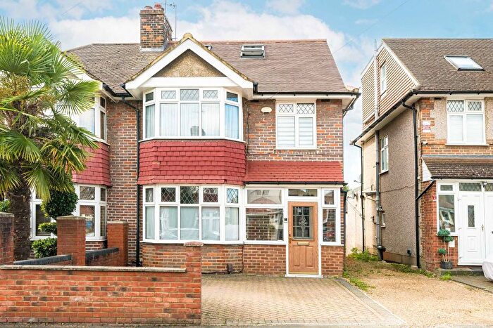 4 Bedroom Semi-Detached House For Sale In Millwood Road, Hounslow, TW3