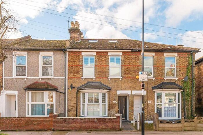5 Bedroom Semi Detached House For Sale In Frant Road, Thornton Heath, CR7