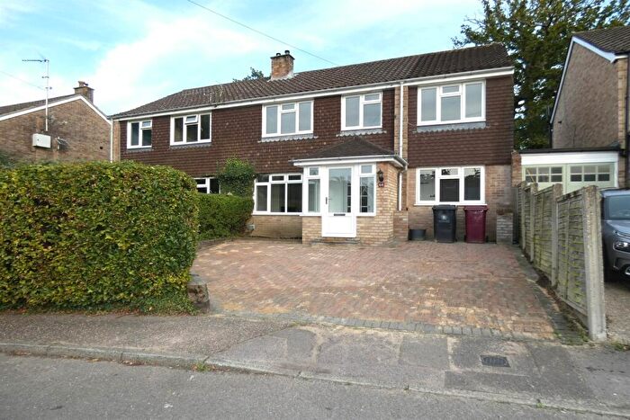 5 Bedroom Semi-Detached House To Rent In Taylors Field, Midhurst, GU29