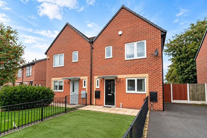3 Bedroom Semi-Detached House For Sale In Innings Drive, Salford, M6