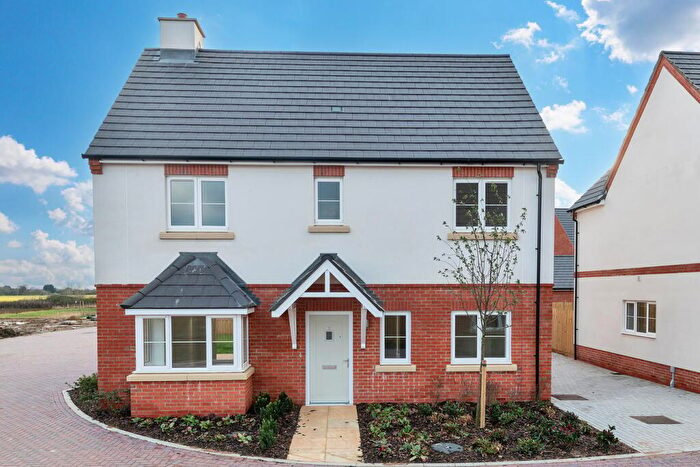 4 Bedroom Detached House For Sale In Gade Homes, Thurleigh, Bedford, MK44
