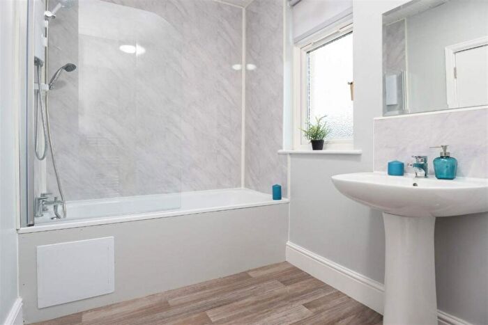 4 Bedroom House To Rent In Downend Road, Bristol, BS15