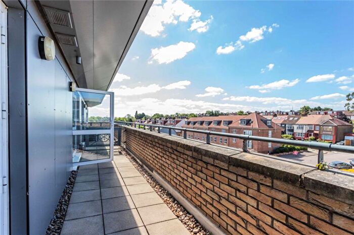 1 Bedroom Apartment For Sale In Gean Court, Cline Road, London, N11