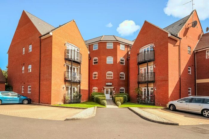 1 Bedroom Apartment To Rent In Thames View, Abingdon, OX14