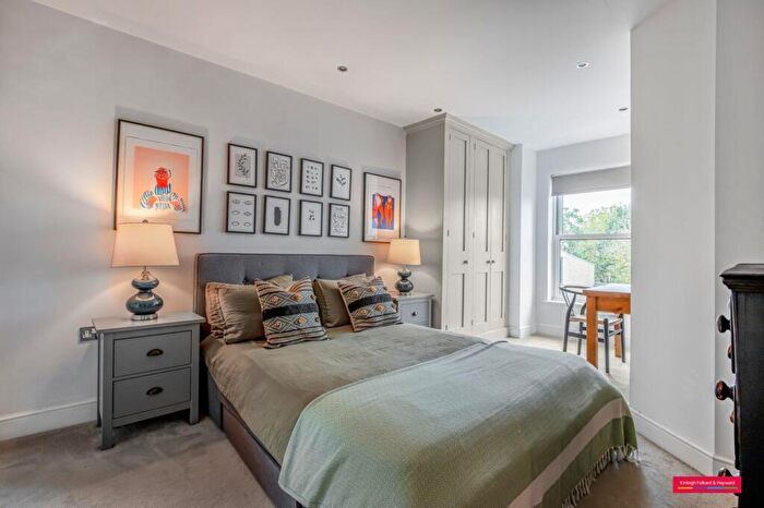 2 Bedroom Flat For Sale In Upland Road, London, SE22