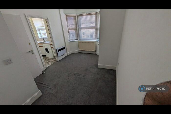 1 Bedroom Flat To Rent In Woodborough Road, Nottingham, NG3