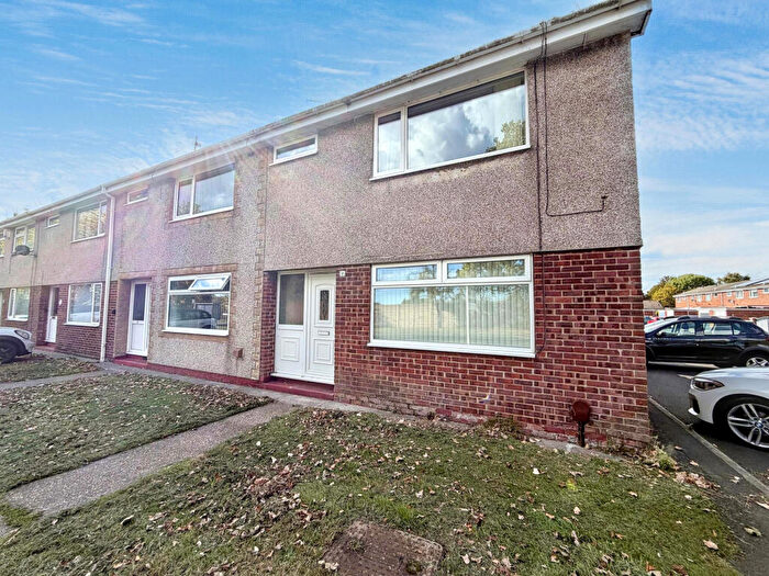 3 Bedroom End Of Terrace House For Sale In Ford Drive, Cowpen Farm, Blyth, Northumberland, NE24