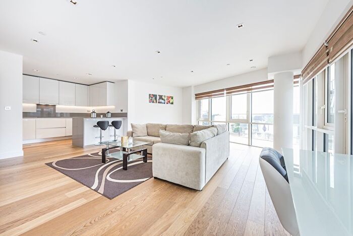 2 Bedroom Flat To Rent In Longfield Avenue, London, W5