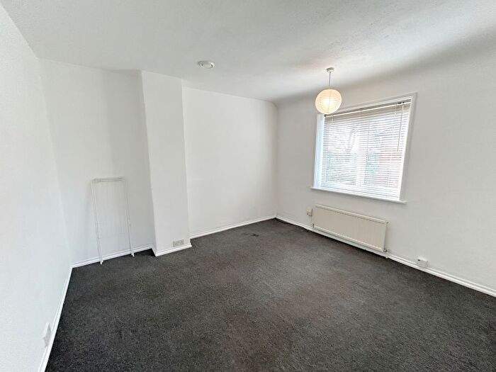1 Bedroom Flat To Rent In Green Lane, Morden, SM4