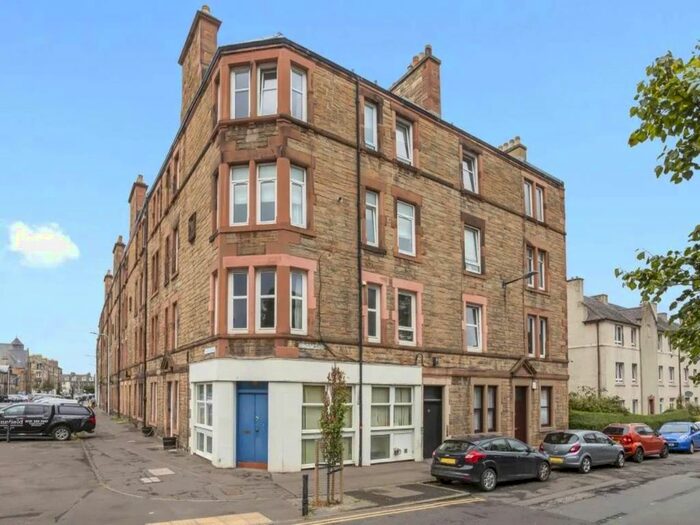 2 Bedroom Flat To Rent In Dickson Street, Edinburgh, Midlothian, EH6
