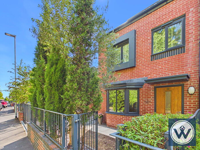 4 Bedroom Semi-Detached House For Sale In Lawnswood Road, Manchester, M12