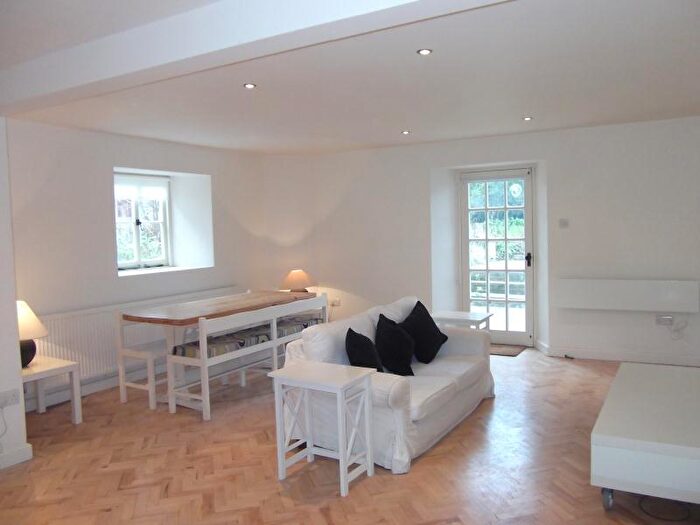 1 Bedroom Apartment To Rent In Eastfield- Westbury On Trym, BS9