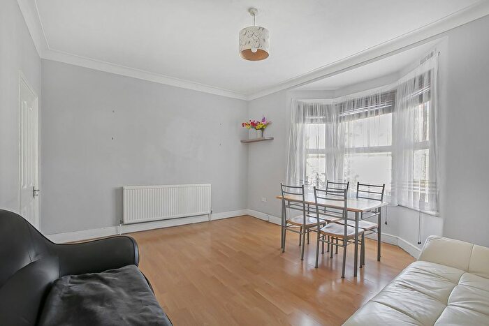 1 Bedroom Maisonette To Rent In Leyton Park Road, Leyton, E10
