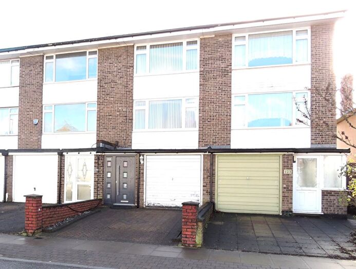3 Bedroom Town House For Sale In Carterhatch Road, Enfield, EN3