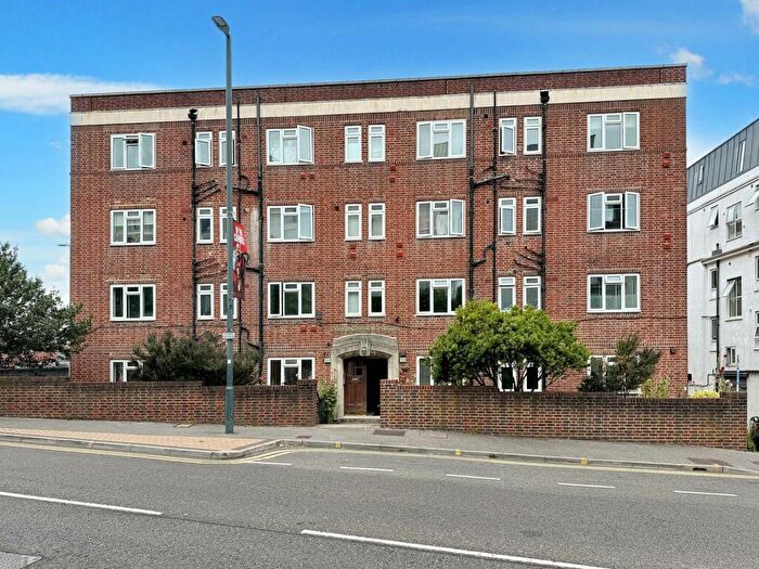 1 Bedroom Apartment To Rent In Please Apply Online Terrace Road, BournemouthTown Centre, BH2