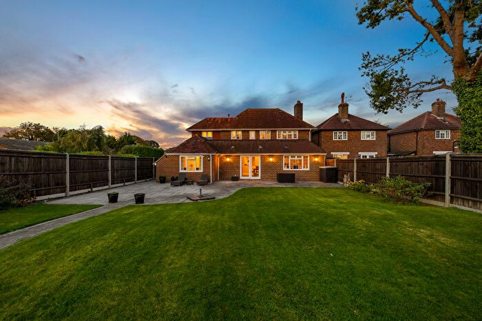 5 Bedroom Detached House For Sale In Ref: Sm - Reigate Road, Hookwood, RH6