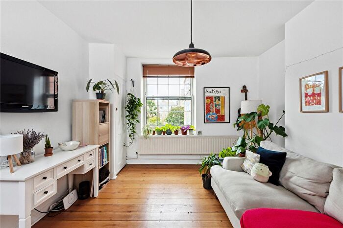 3 Bedroom Flat To Rent In Pembury House, London, E5