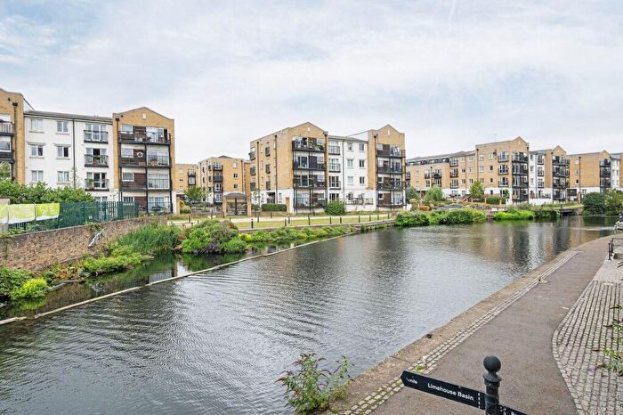 2 Bedroom Flat For Sale In Coalstore Court, Candle Street, Stepney, London, E1