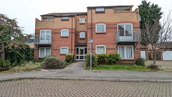 2 Bedroom Apartment To Rent In Tonnelier Road, Dunkirk, Nottingham, NG7