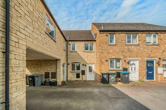 2 Bedroom Terraced House To Rent In Barrington Close, Witney, OX28