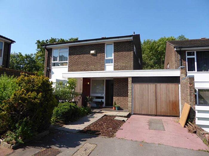 4 Bedroom Flat To Rent In Woodhatch Spinney, Coulsdon, CR5