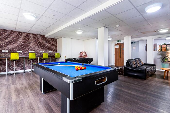 Apartment To Rent In Park Street, Luton, LU1