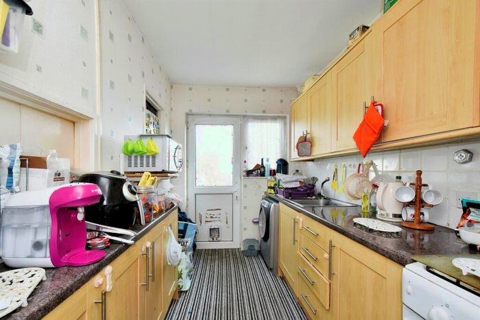 3 Bedroom Terraced House For Sale In Carstairs Avenue, Swindon, SN3