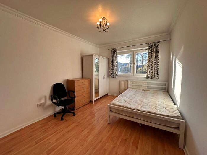 3 Bedroom Flat To Rent In Barnsbury Estate, London, N1