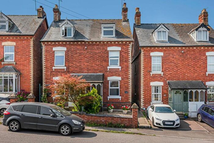 3 Bedroom Semi-Detached House For Sale In Bath Road, Kings Stanley, Stonehouse, GL10