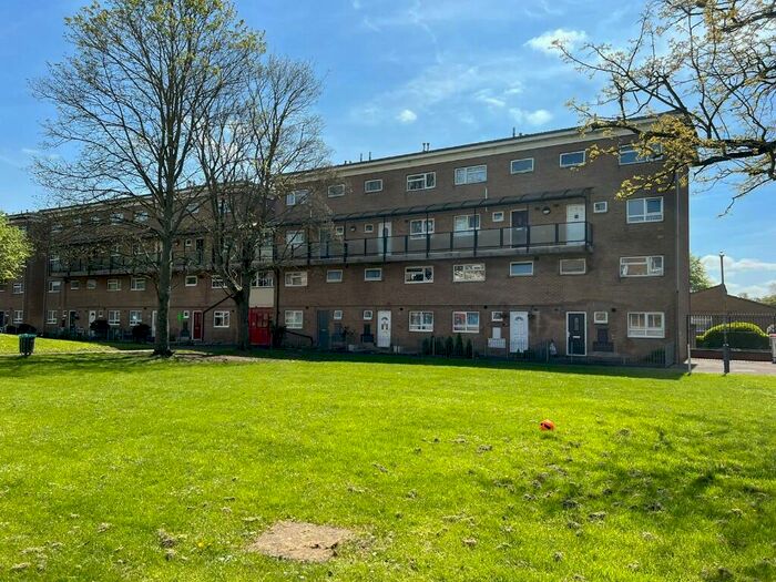 3 Bedroom Apartment To Rent In Fallow Hill, Leamington Spa, Warwickshire, CV31