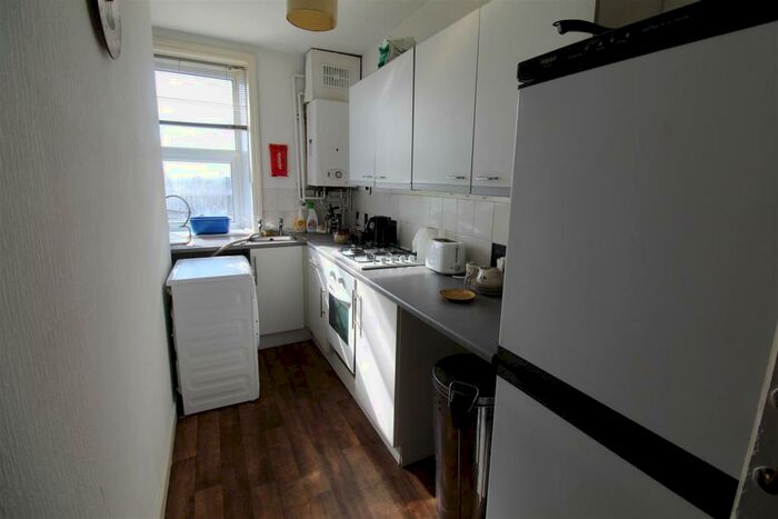 2 Bedroom Flat To Rent In Lee Lane, Horwich, Bolton, BL6