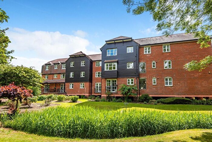 1 Bedroom Apartment For Sale In Mill Stream Court, Abingdon, Oxfordshire, OX14