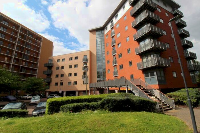 2 Bedroom Apartment To Rent In Velocity North, City Walk, LS11