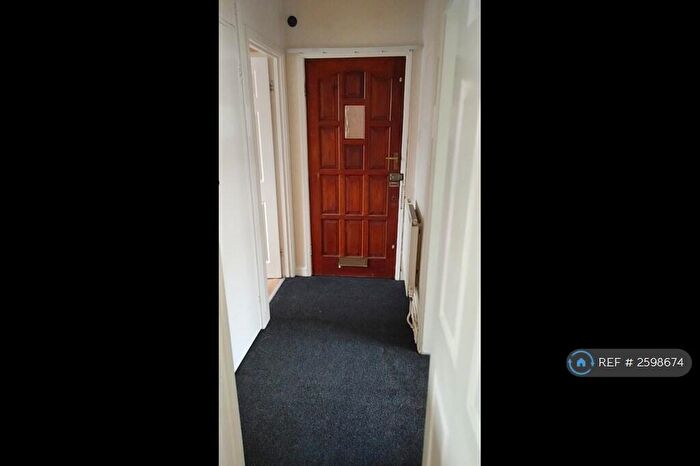 1 Bedroom Flat To Rent In Marine Court West, Whitley Bay, NE26