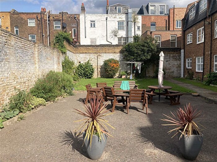 1 Bedroom Flat To Rent In Macleod Street, London, SE17