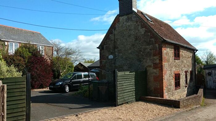 3 Bedroom Detached House To Rent In Chawton Lane, Cowes, PO31