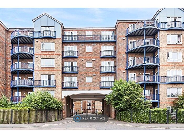 1 Bedroom Flat To Rent In Argent Street, Grays, RM17