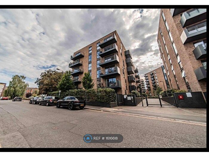 2 Bedroom Flat To Rent In Lyon Road, Harrow, HA1