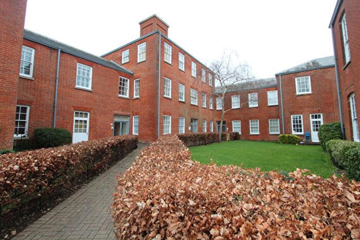 2 Bedroom Flat For Sale In Victoria Mews, Knowle, Fareham, PO17