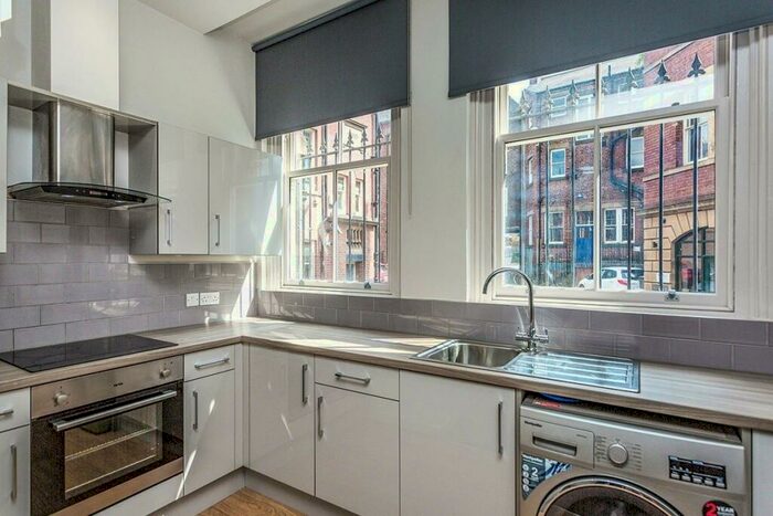 1 Bedroom Apartment To Rent In St. Peters Close, Sheffield, South Yorkshire, S1