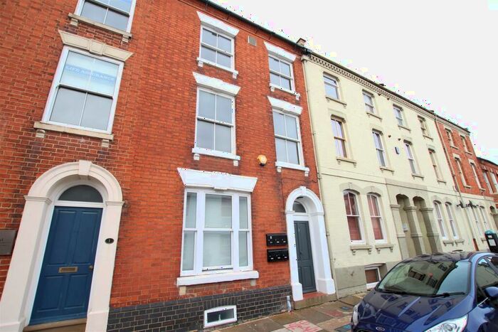 1 Bedroom Flat To Rent In Castillian Terrace, Northampton, NN1