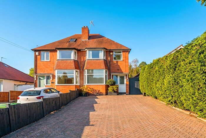 3 Bedroom Semi Detached House For Sale In Colebrook Road, Shirley, B90
