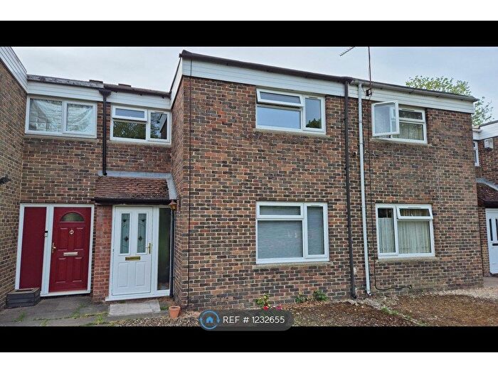 3 Bedroom Terraced House To Rent In Byron Close, Basingstoke, RG24