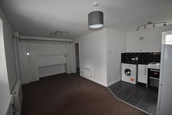 1 Bedroom Flat To Rent In Rosehip Way, Lychpit, Basingstoke, RG24