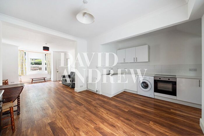 1 Bedroom Flat To Rent In Highbury Quadrant, London, N5