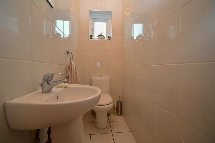 3 Bedroom Terraced House For Sale In Eastern Avenue, Redbridge, IG4