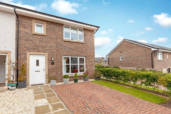 3 Bedroom Flat To Rent In Strathallan Way, Auchterarder, PH3