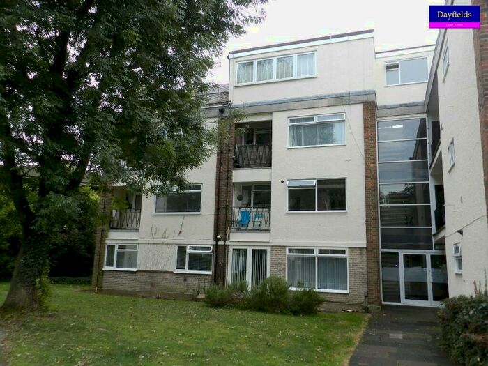 Studio To Rent In Dunraven Drive, London, EN2