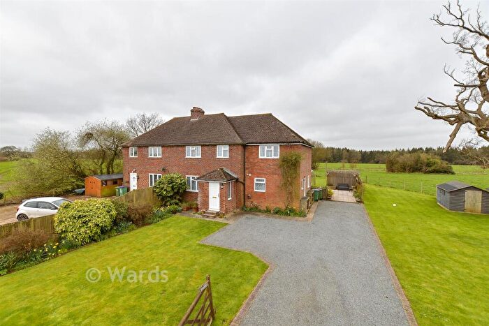 5 Bedroom Semi-Detached House For Sale In Bladbean, Canterbury, Kent, CT4