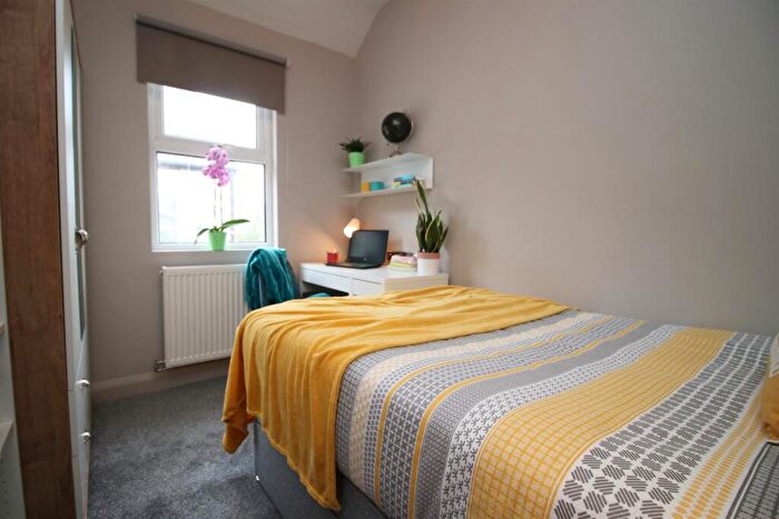 1 Bedroom House To Rent In Splott Road, Cardiff, CF24